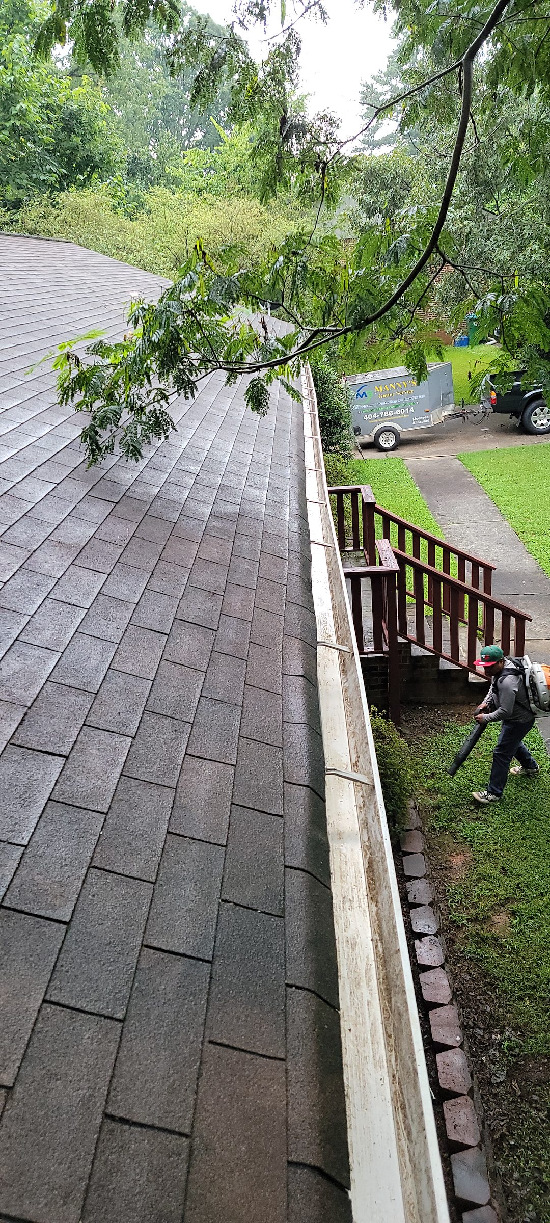 Top Quality Gutter Clean service preformed in Lilburn/Norcross, Georgia